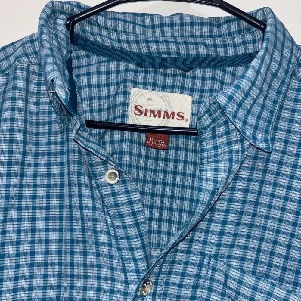 SIMMS Checkered Blue Button Down Size Large